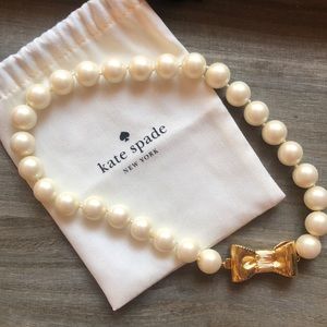 Kate Spade NWOT Faux Pearl & Bow Necklace | All Wrapped Up in Pearls Necklace
